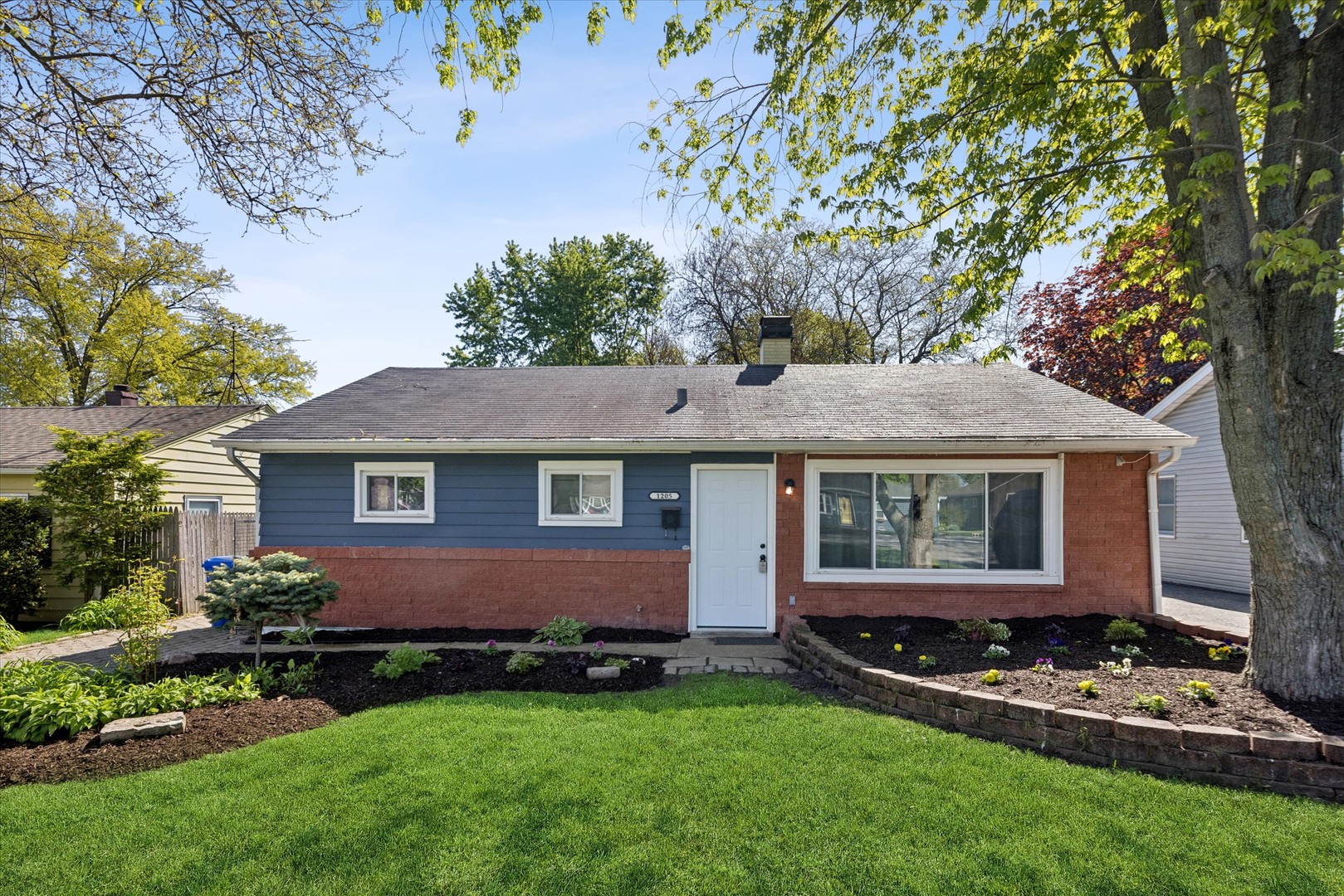1205 South Chase Street Wheaton IL 60189