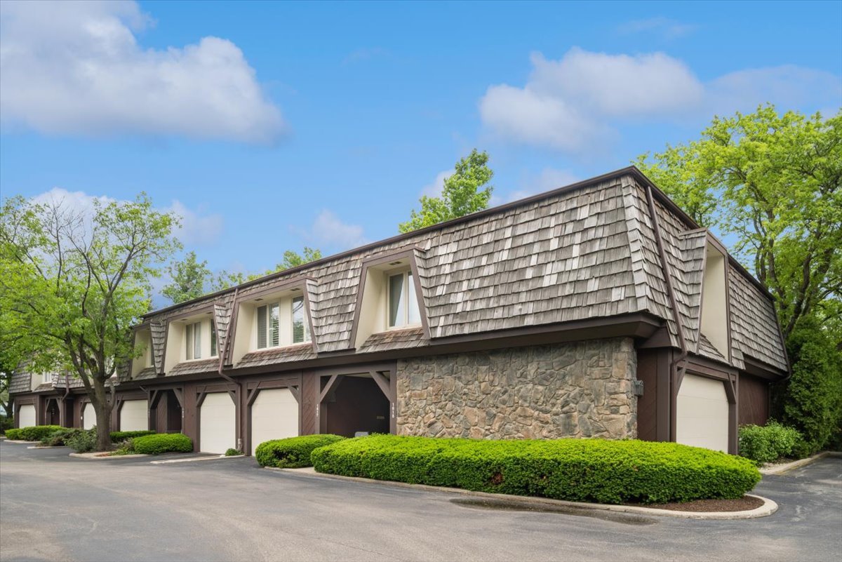 1617 Winnetka Road Glenview IL 60025
