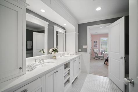 1617 Winnetka Road Glenview IL 60025