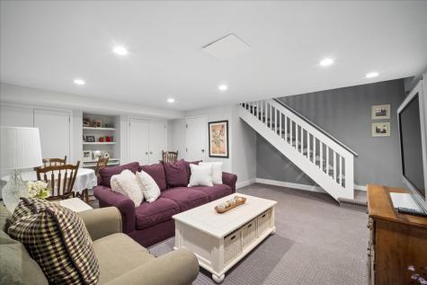 1617 Winnetka Road Glenview IL 60025