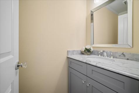 1617 Winnetka Road Glenview IL 60025