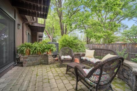 1617 Winnetka Road Glenview IL 60025
