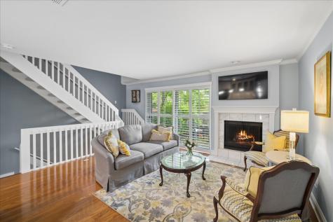 1617 Winnetka Road Glenview IL 60025