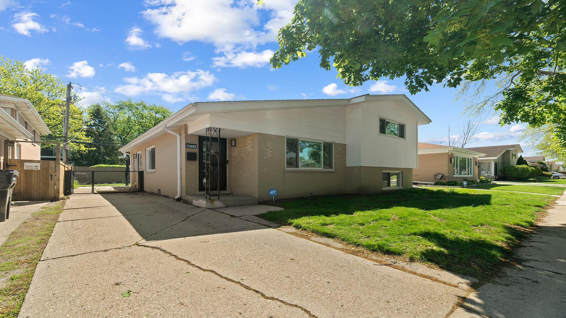9517 Lavergne Avenue Skokie IL 60077
