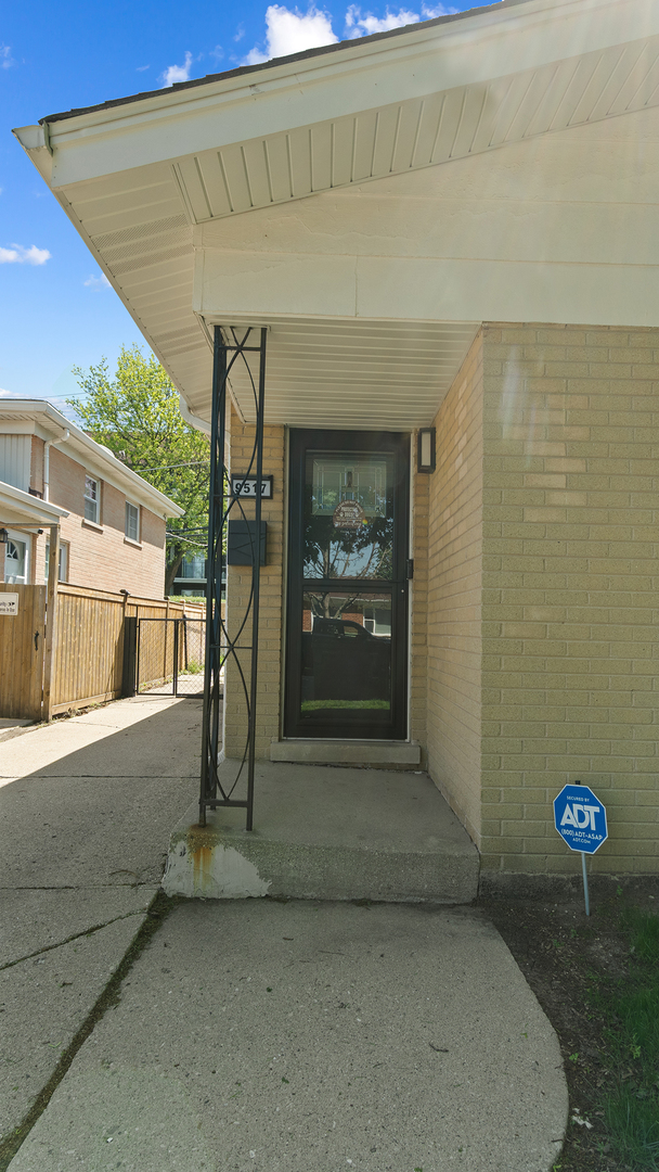 9517 Lavergne Avenue Skokie IL 60077