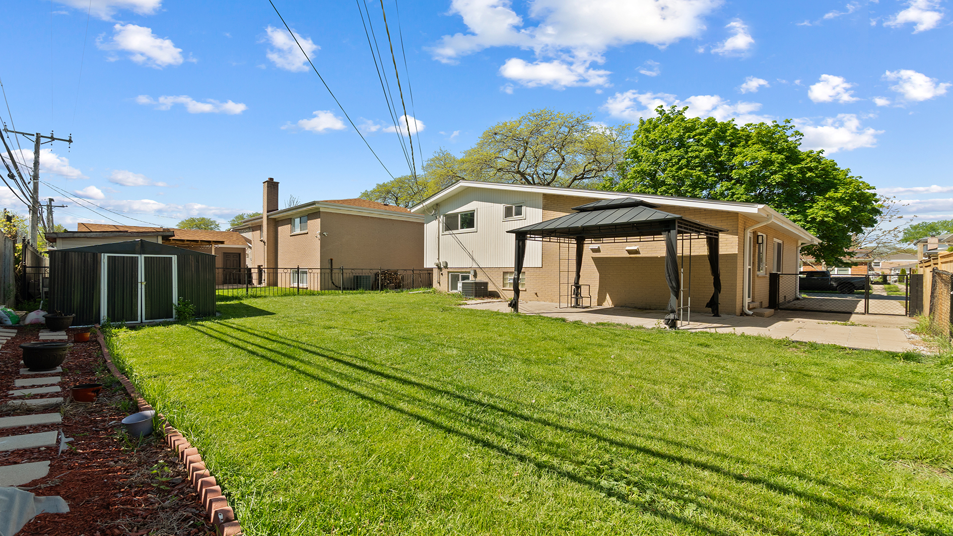 9517 Lavergne Avenue Skokie IL 60077