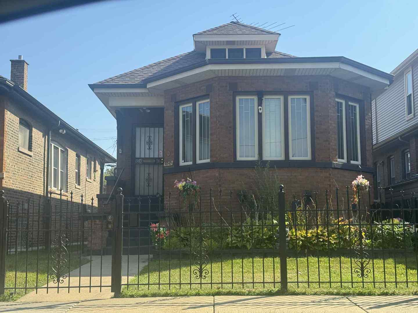 8343 South Cregier Avenue Chicago IL 60617