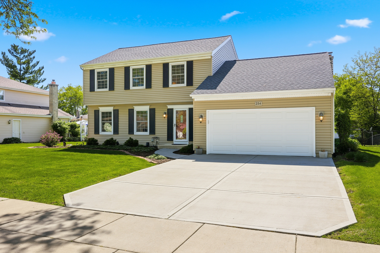 254 Woodville Lane Schaumburg IL 60193