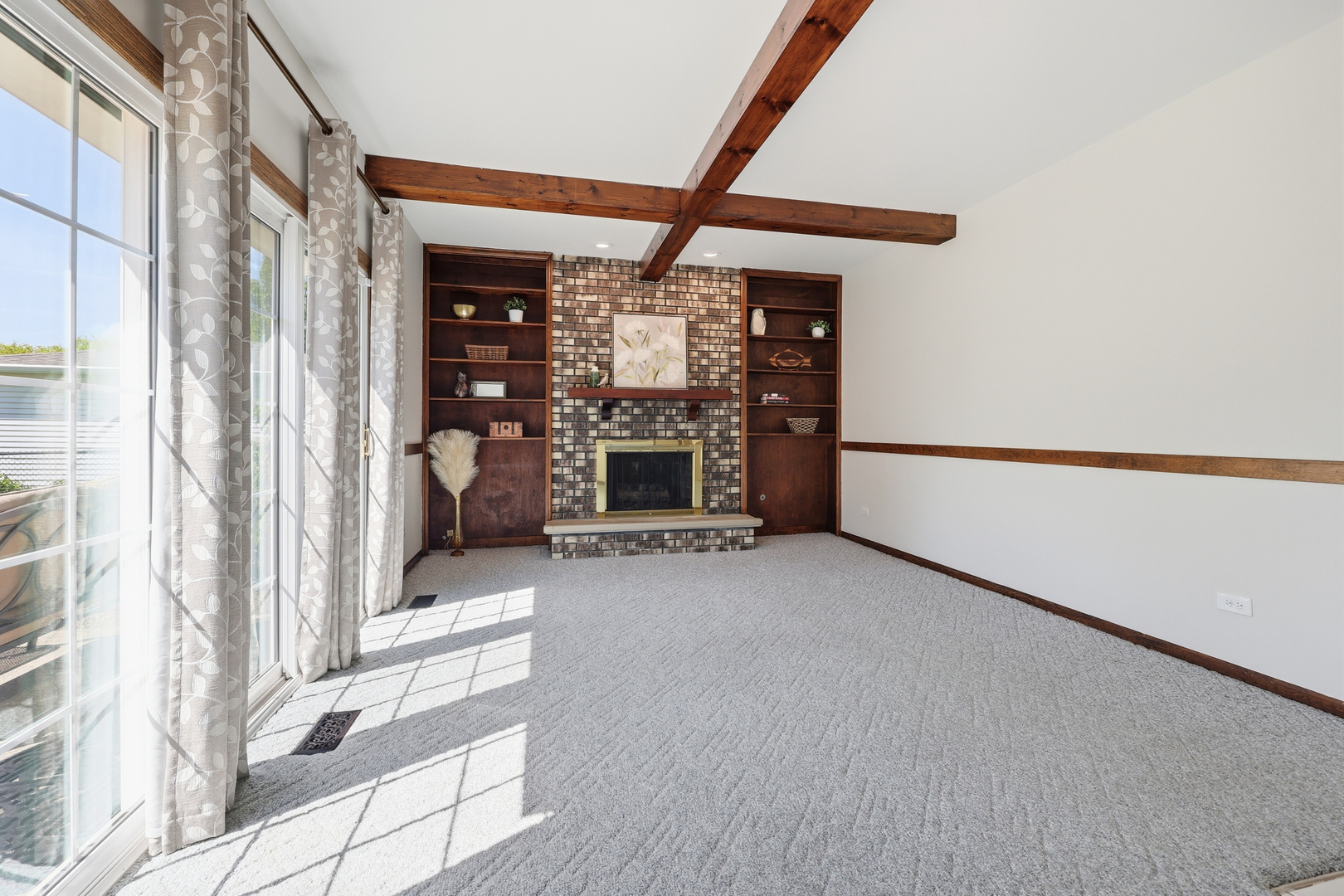254 Woodville Lane Schaumburg IL 60193
