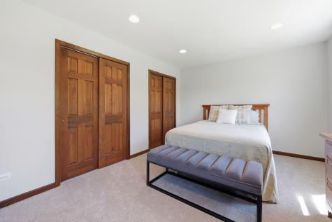 254 Woodville Lane Schaumburg IL 60193