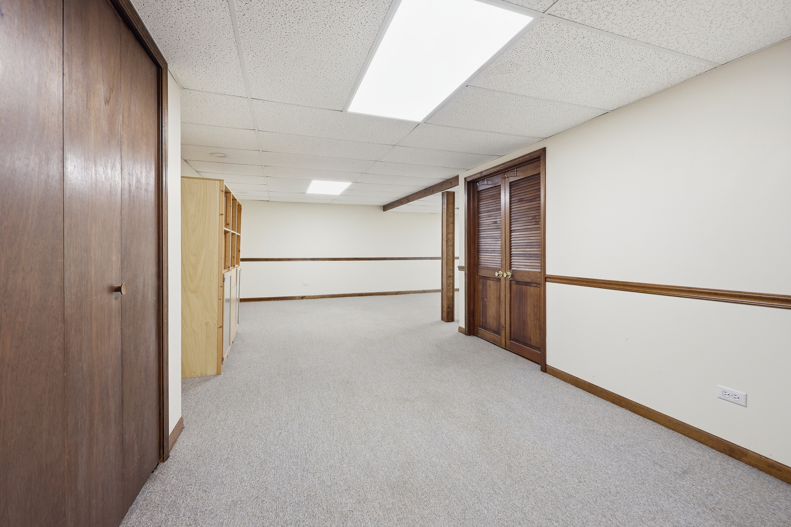 254 Woodville Lane Schaumburg IL 60193