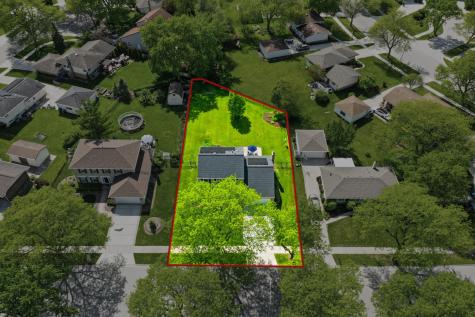254 Woodville Lane Schaumburg IL 60193