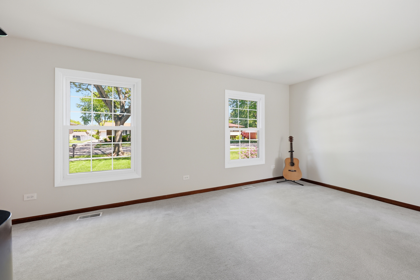 254 Woodville Lane Schaumburg IL 60193