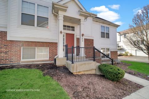 442 Plaza Place Aurora IL 60504