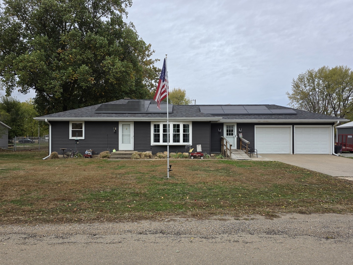 603 1ST Street W Lyndon IL 61261