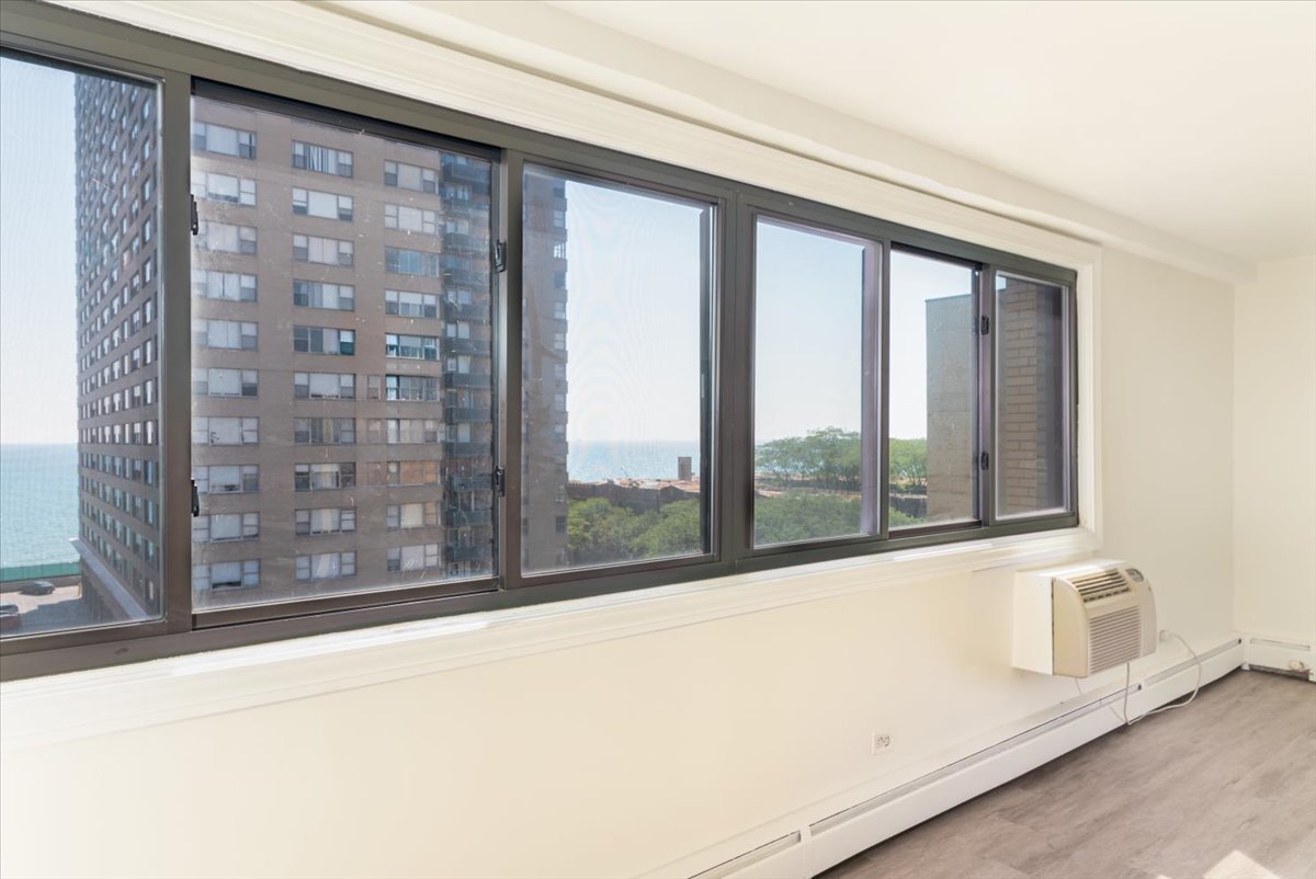 6300 North Sheridan Road Chicago IL 60660