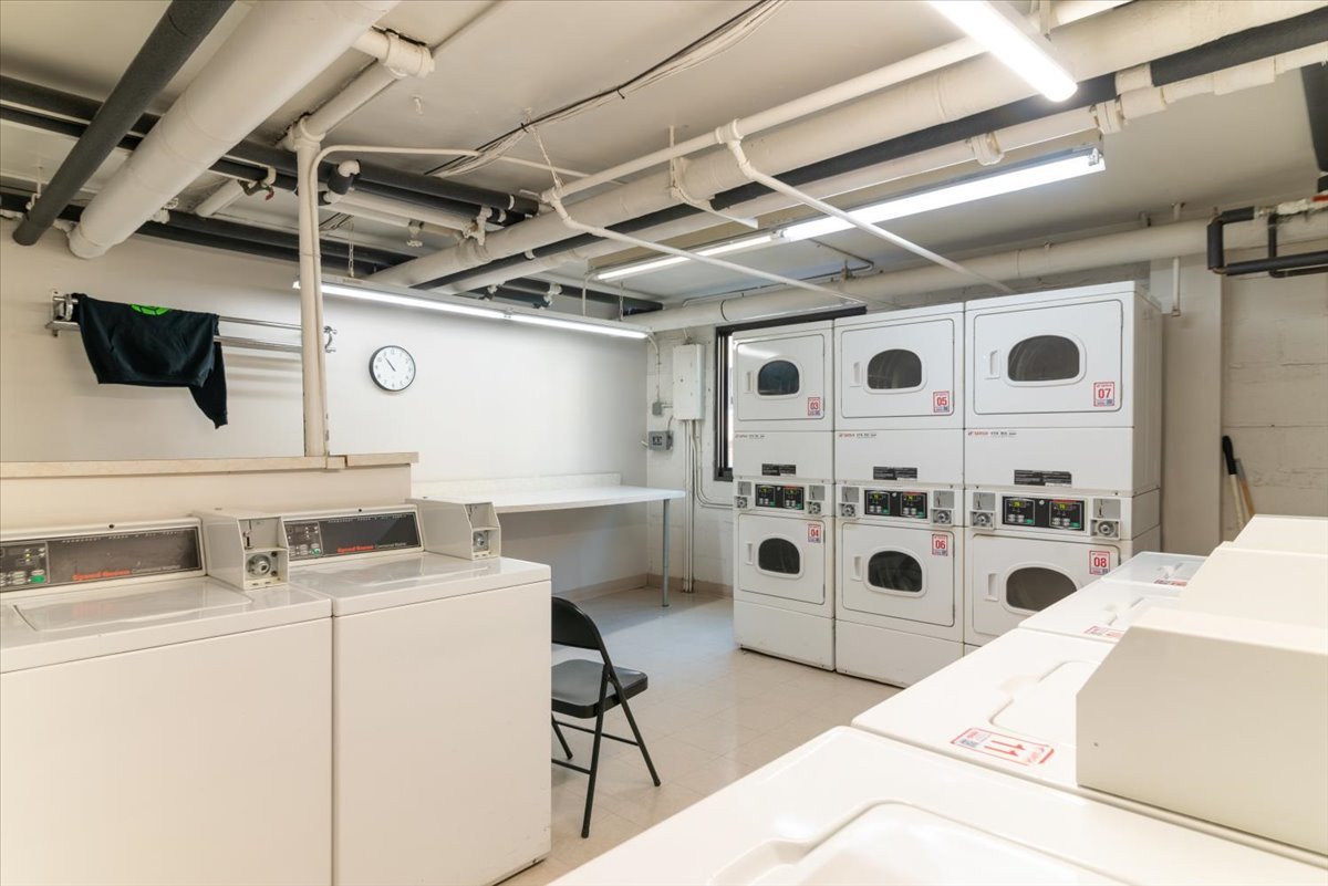 6300 North Sheridan Road Chicago IL 60660