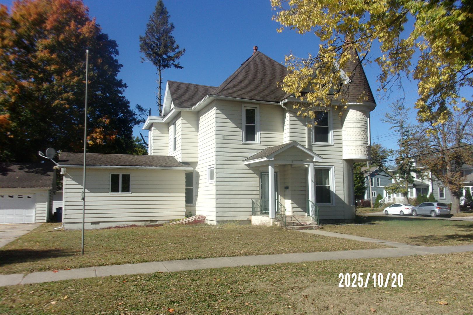 103 South Belmont Avenue Watseka IL 60970