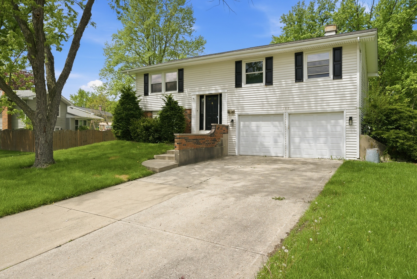 2S206 Mayfield Lane Glen Ellyn IL 60137