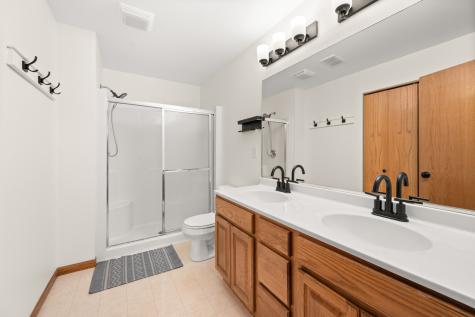 183 Mclaren Drive N Sycamore IL 60178