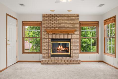 183 Mclaren Drive N Sycamore IL 60178
