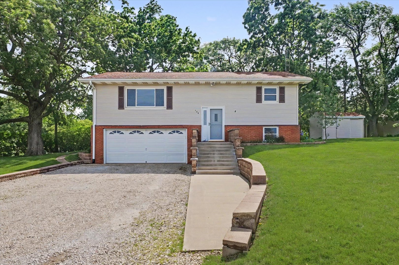 104 Choctaw Trail Loda IL 60948