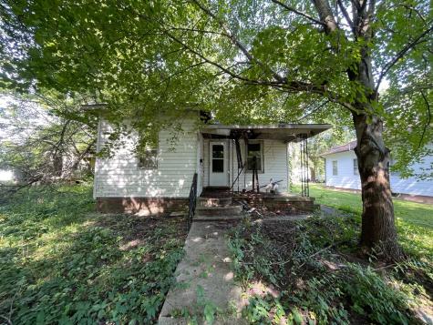 608 South Elm Street Villa Grove IL 61956