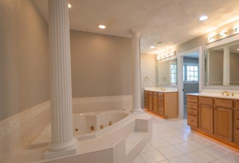 1687 Barberry Circle Freeport IL 61032