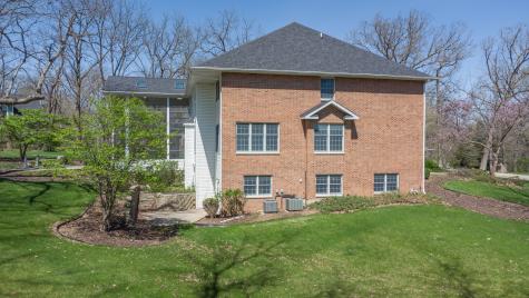 1687 Barberry Circle Freeport IL 61032