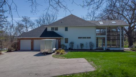 1687 Barberry Circle Freeport IL 61032