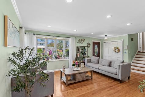 801 East Greenwood Drive Mount Prospect IL 60056