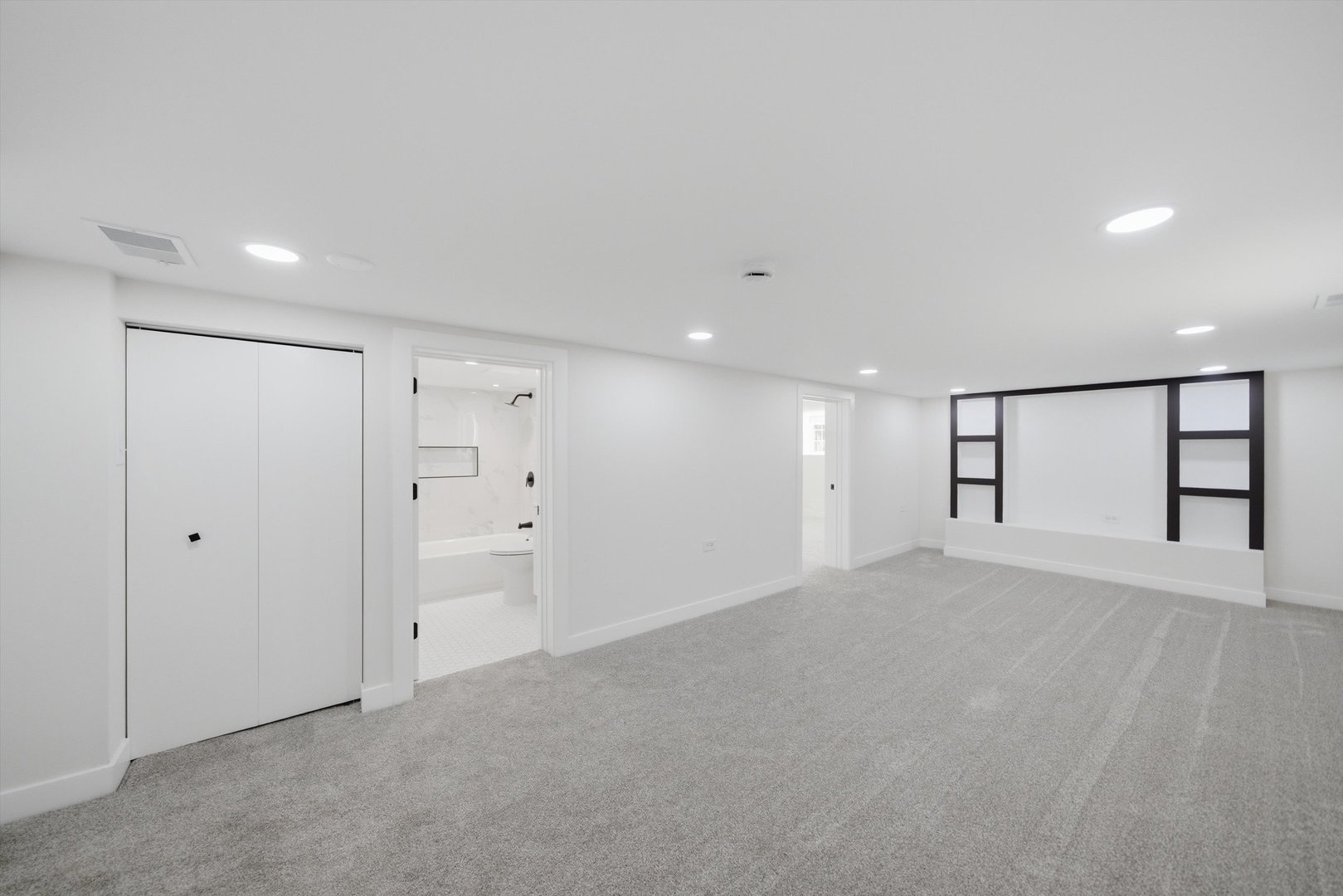 2714 North New England Avenue Chicago IL 60707
