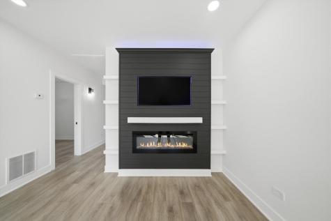 2714 North New England Avenue Chicago IL 60707