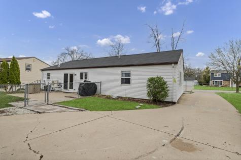 1320 Elm Drive Schaumburg IL 60194