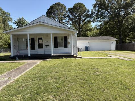 114 West Parrish Street Benton IL 62812
