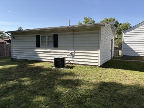 114 West Parrish Street Benton IL 62812