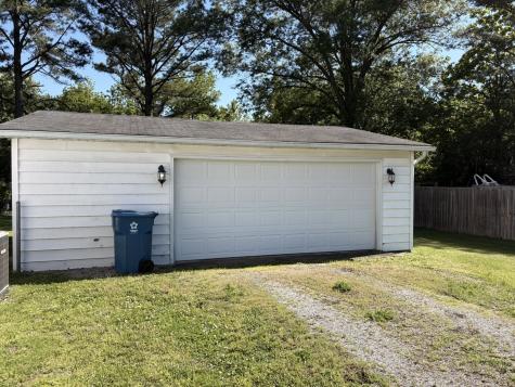 114 West Parrish Street Benton IL 62812