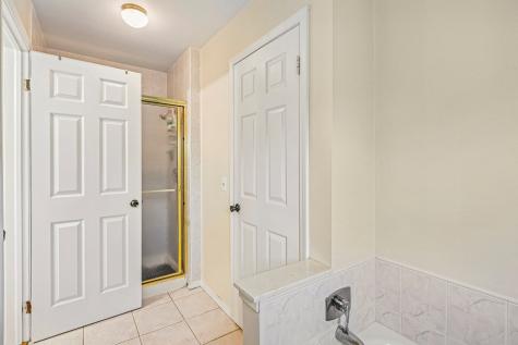 214 Carmelhead Lane Schaumburg IL 60193