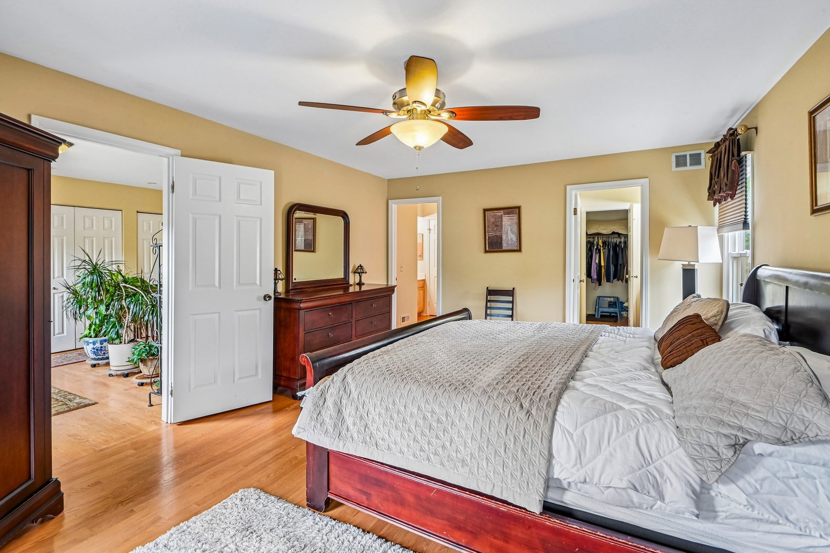 214 Carmelhead Lane Schaumburg IL 60193