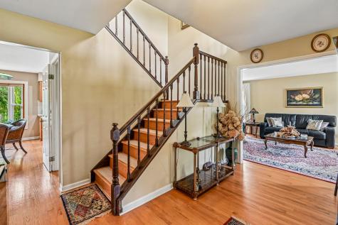 214 Carmelhead Lane Schaumburg IL 60193