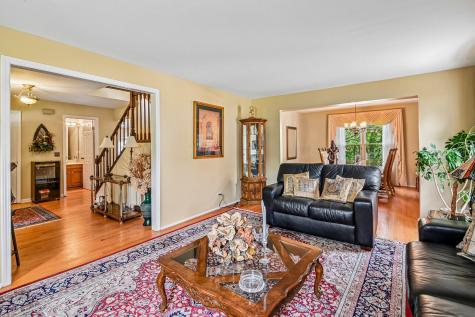 214 Carmelhead Lane Schaumburg IL 60193