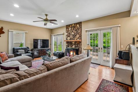 214 Carmelhead Lane Schaumburg IL 60193