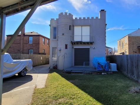 7432 West Gregory Street Chicago IL 60656