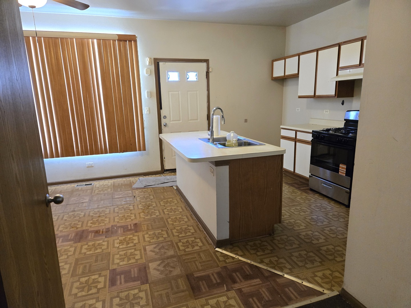 10503 South Edbrooke Avenue Chicago IL 60628