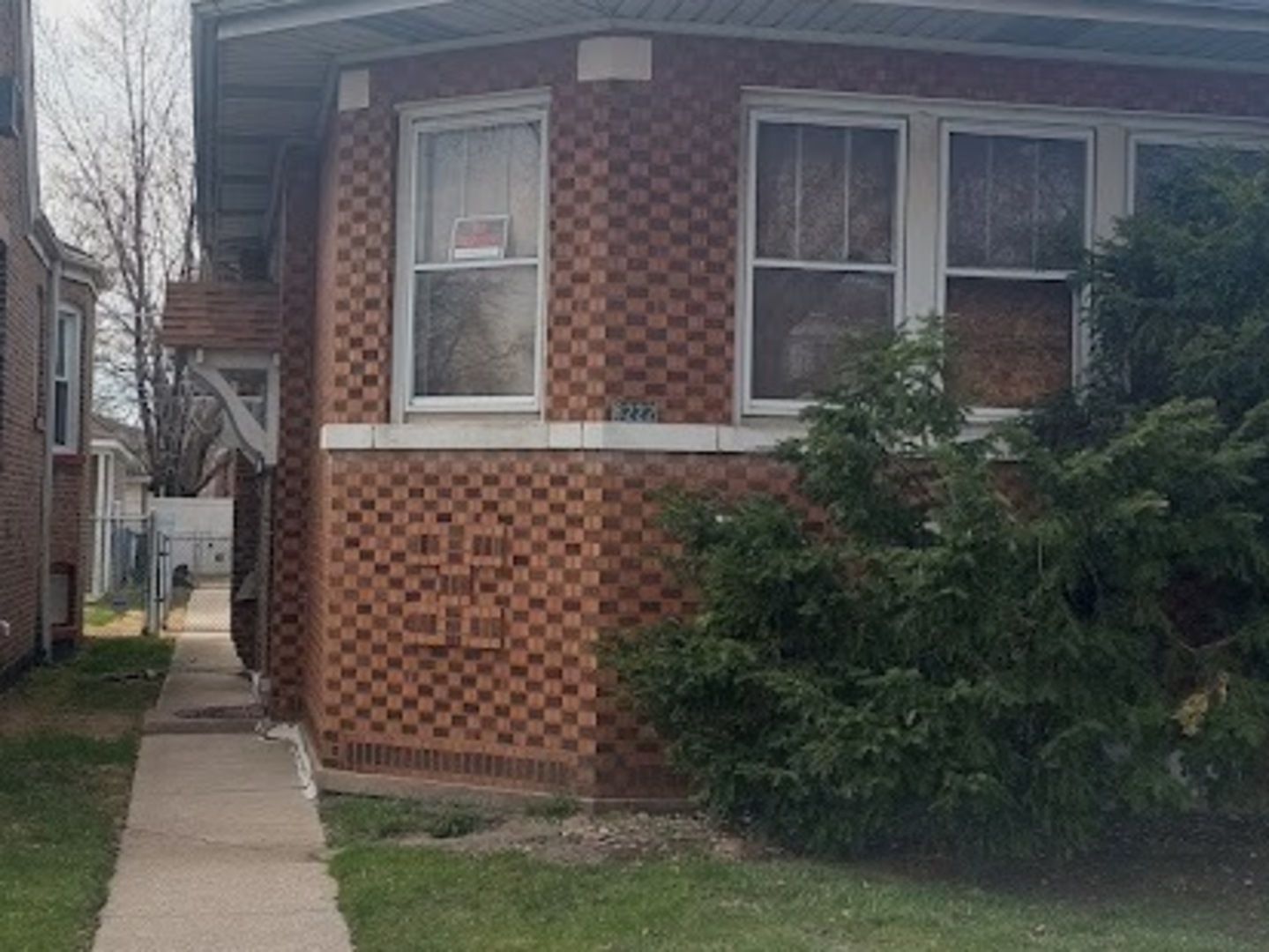 8222 South Perry Avenue Chicago IL 60620