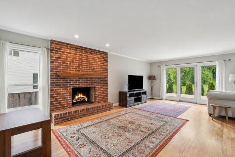 250 Wilshire Road Lake Forest IL 60045