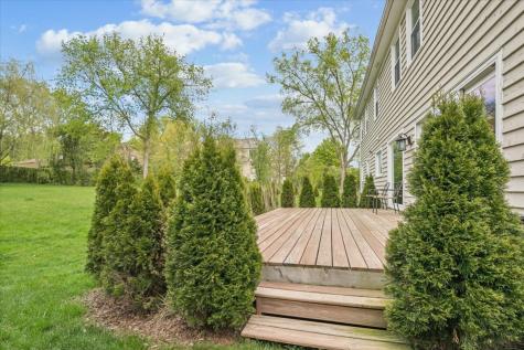 250 Wilshire Road Lake Forest IL 60045
