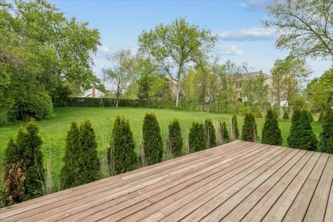250 Wilshire Road Lake Forest IL 60045