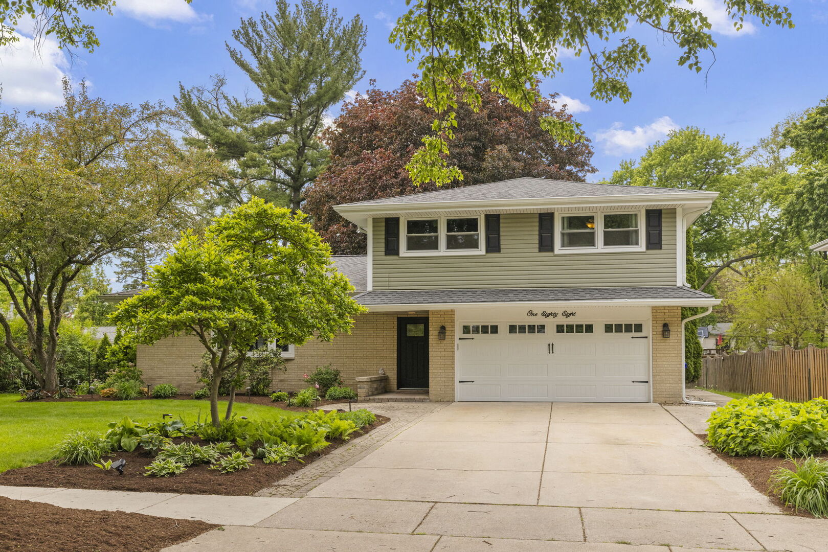 188 South Ellyn Avenue Glen Ellyn IL 60137