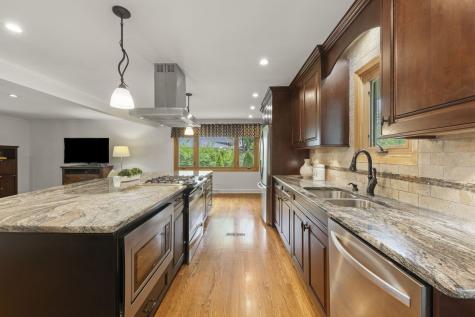 188 South Ellyn Avenue Glen Ellyn IL 60137